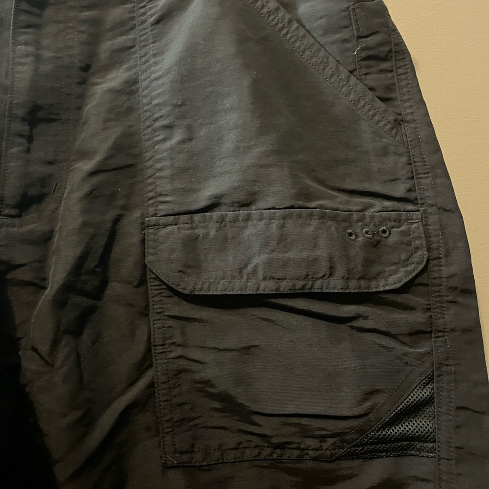 Columbia Men's Dark Cargo Shorts - Picture 3 of 6